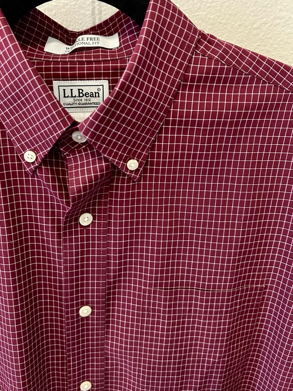 L.L.Bean 100% Cotton Men's Long Sleeve Wrinkle Free Traditional Fit Burgundy Red